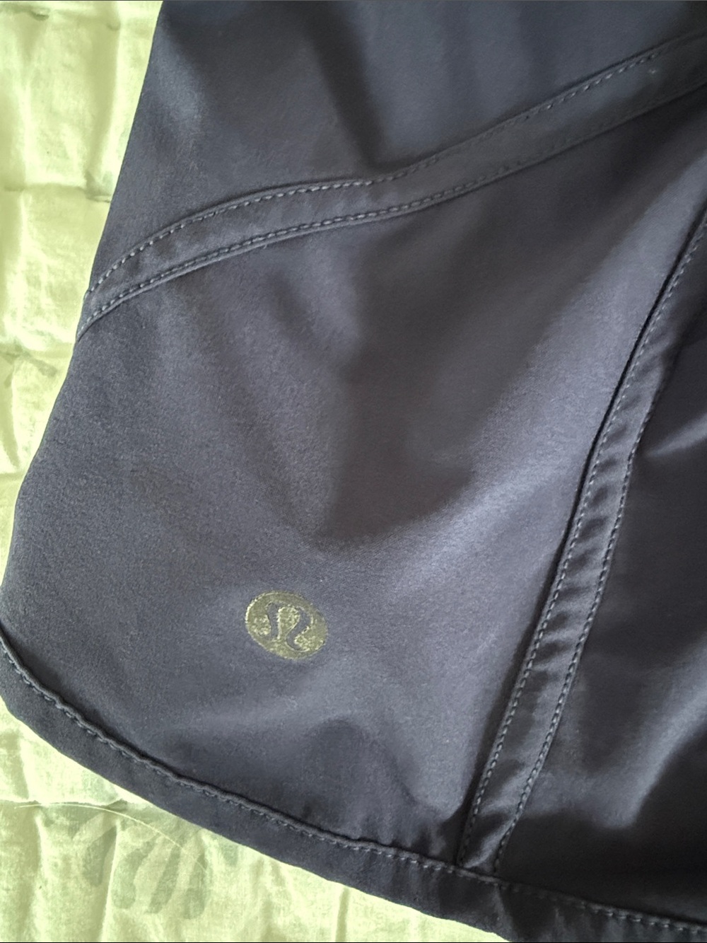 lululemon athletica Women's Athletic Shorts - size 6 - Picture 3 of 5